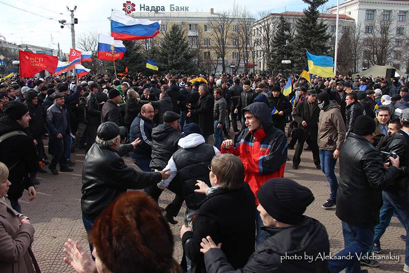 Антимайдан та Майдан 9 березня 2014 року в Луганську