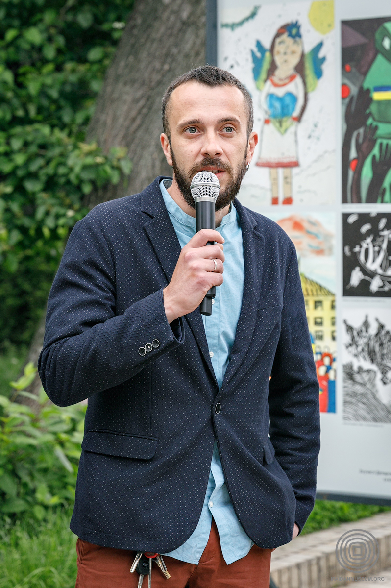 Митець Іван Пішта, викладач художнього мистецтва, учасник Революції Гідності