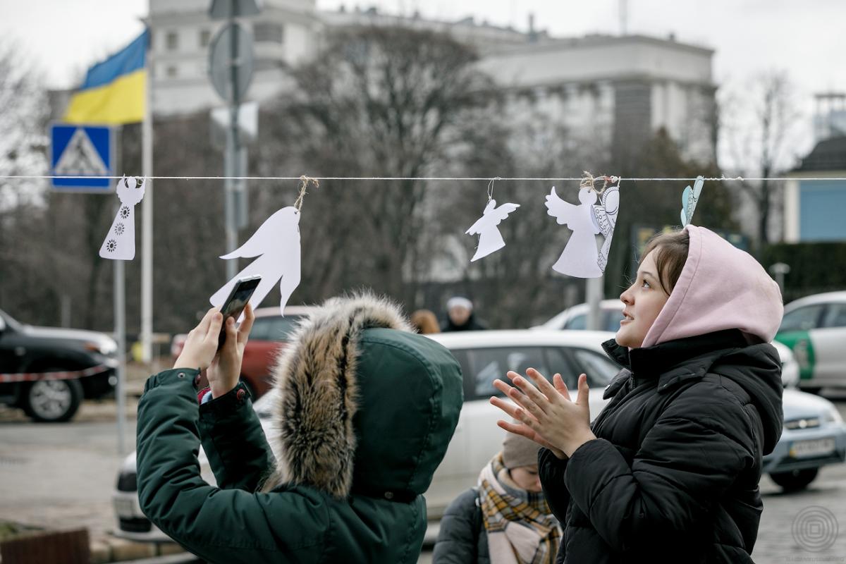 Тиха акція Ангели пам'яті. Завдяки Анжеліці Рудницькій вона відбувається в різних містах світу