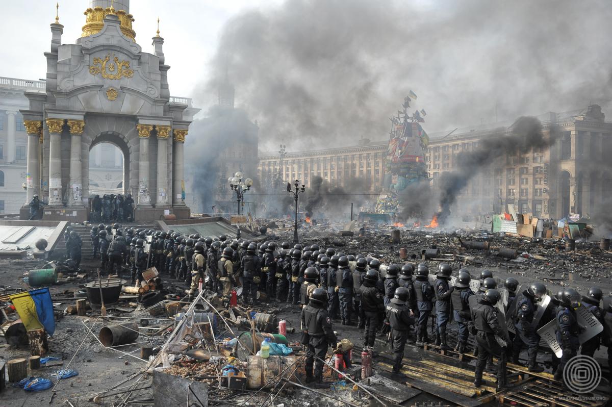 Олексій Фурман  Згоріле наметове містечко. Силовики витіснили протестувальників із частини майдану Незалежності 19 лютого 2014 року