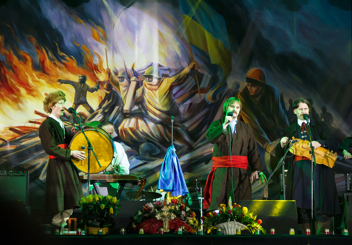 Тарас Компаніченко (праворуч) і Валерій Гладунець (по центру) будуть учасниками пам'ятного концерту 20 лютого 2020 року