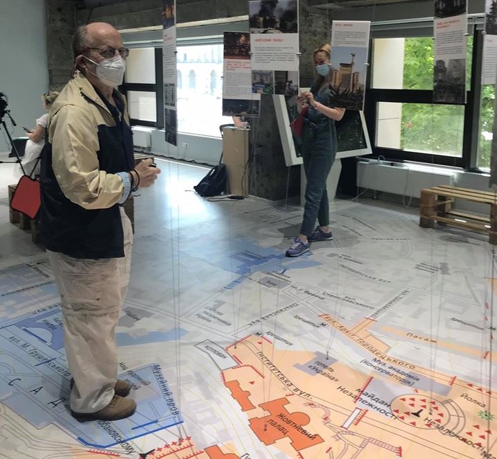 Професор із Мексики в Інформаційно-виставковому центрі Музею Майдану в оновленому Будинку профспілок