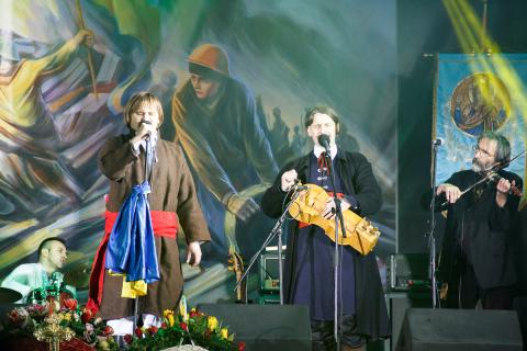Валерій Гладунець і Тарас Компаніченко. Концерт "Пісні свободи". 20 лютого 2016 року, Український дім